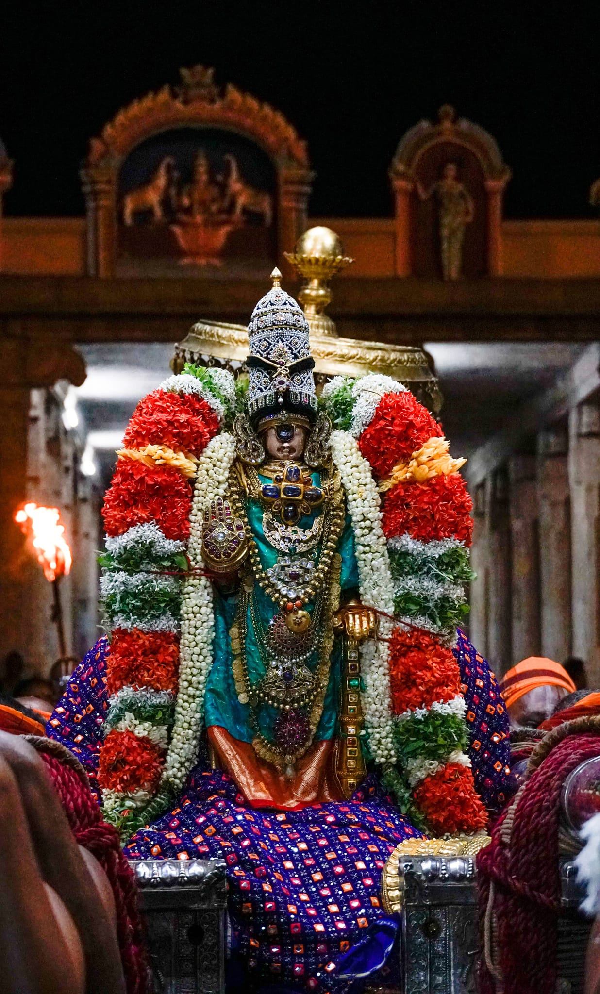 ஸ்ரீரங்கம் சித்திரை திருவிழா 10ம்நாளில் சப்தாவரண புறப்பாட்டில் நம்பெருமாள் - tamilnadutemplenet-01